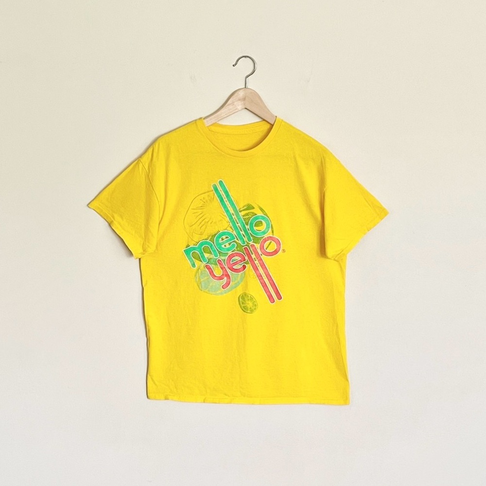 Vintage Y2K Mello Yello Citrus Soda Graphic Yellow T Shirt Adult Large